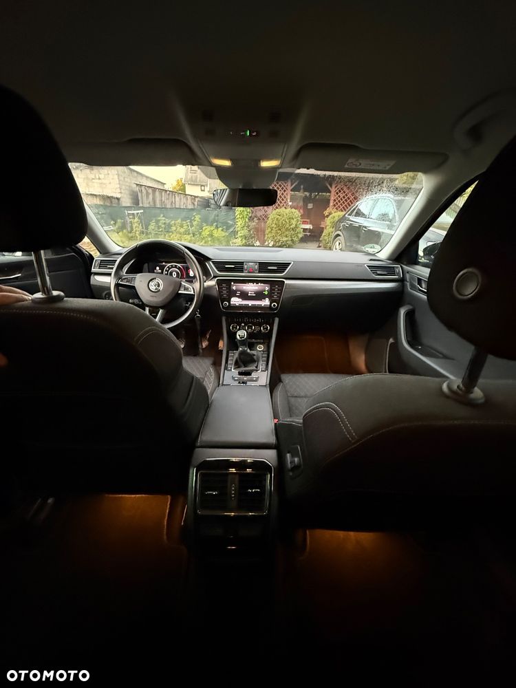 Skoda Superb 2.0 TDI Style - 14