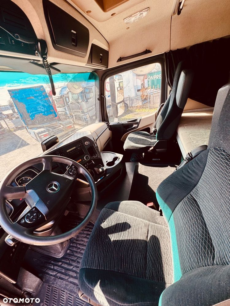 Mercedes-Benz Actros - 9