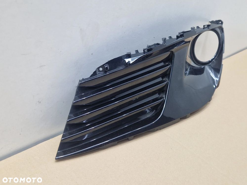 TOYOTA AURIS II E18 15-18 LIFT KRATKA RAMKA HALOGENU PRAWA PRAWY PRZÓD 81481-02580 - 4