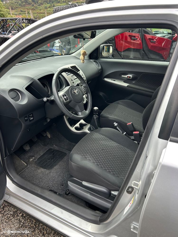 Toyota Urban Cruiser 1.4 D-4D 4x2 - 5