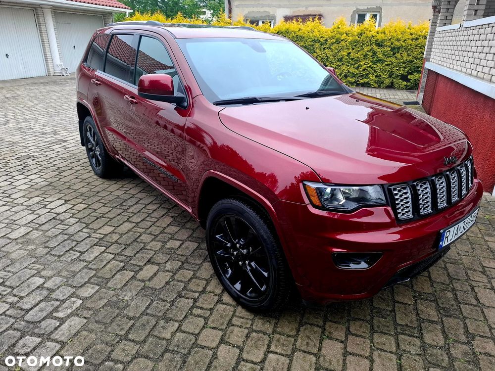 Jeep Grand Cherokee - 16