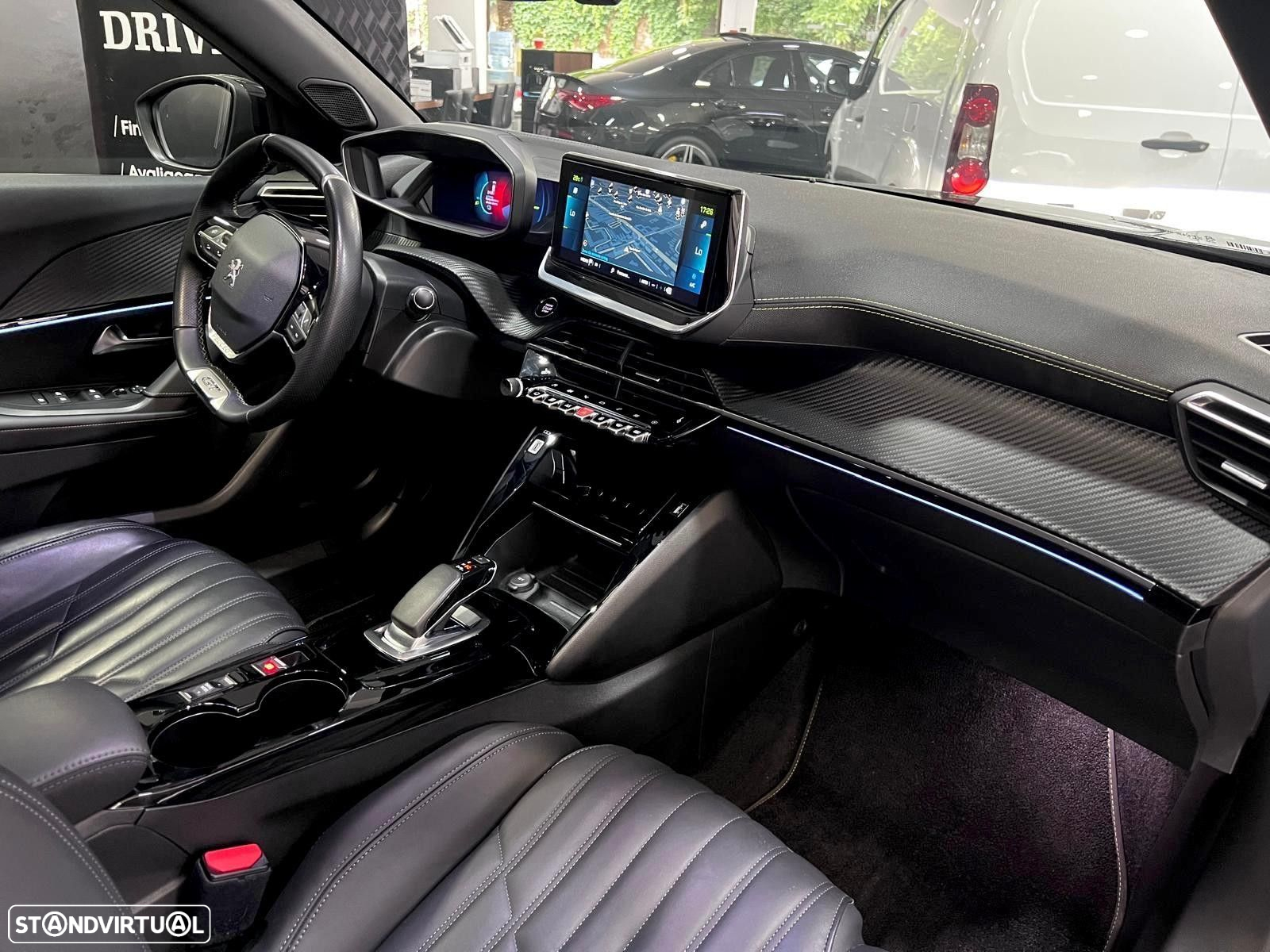 Peugeot e-2008 50 kWh GT - 46