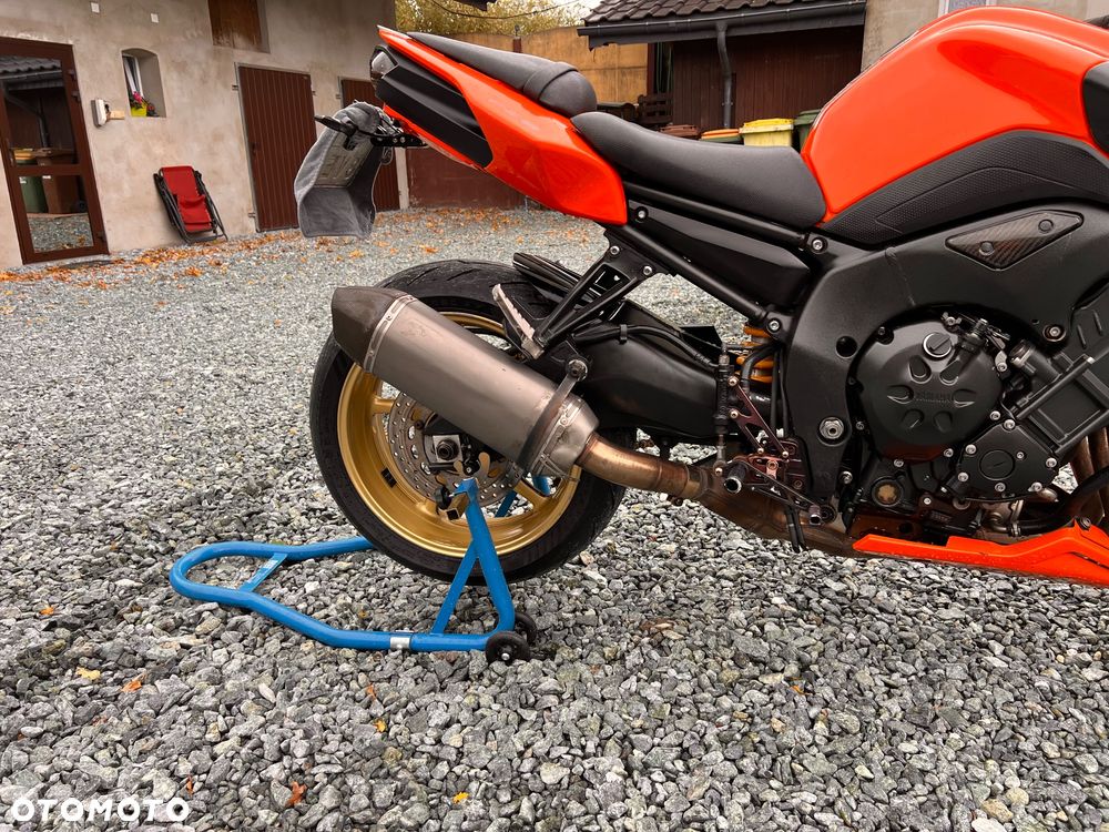 Yamaha FZ8 - 16