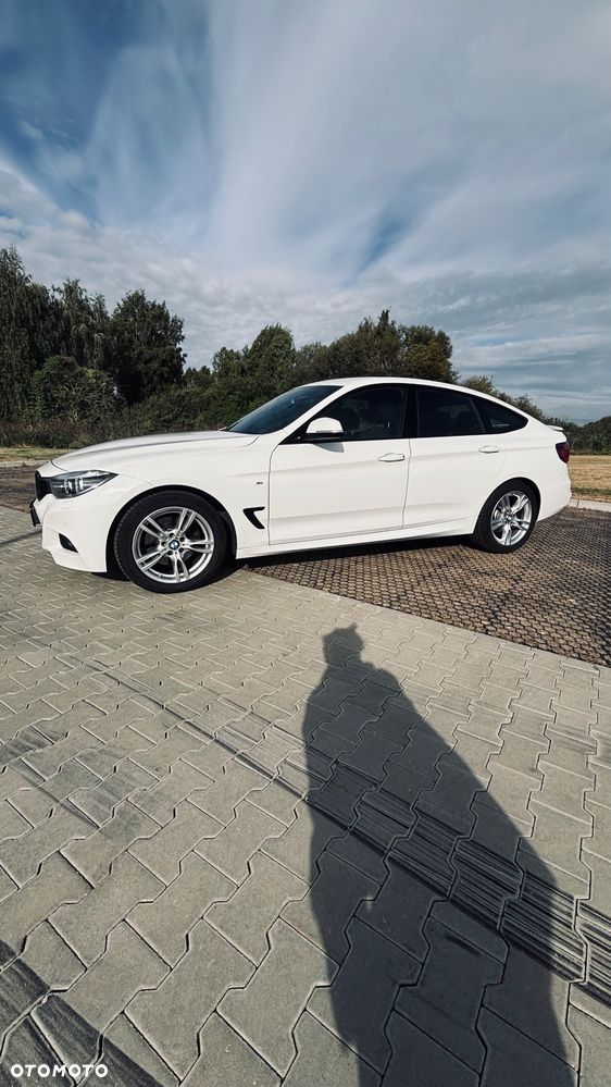 BMW Seria 3 330i xDrive - 2