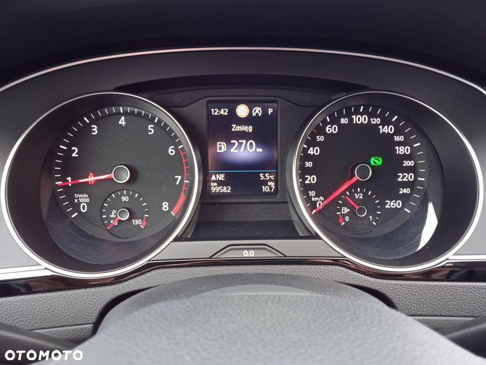 Volkswagen Passat - 20