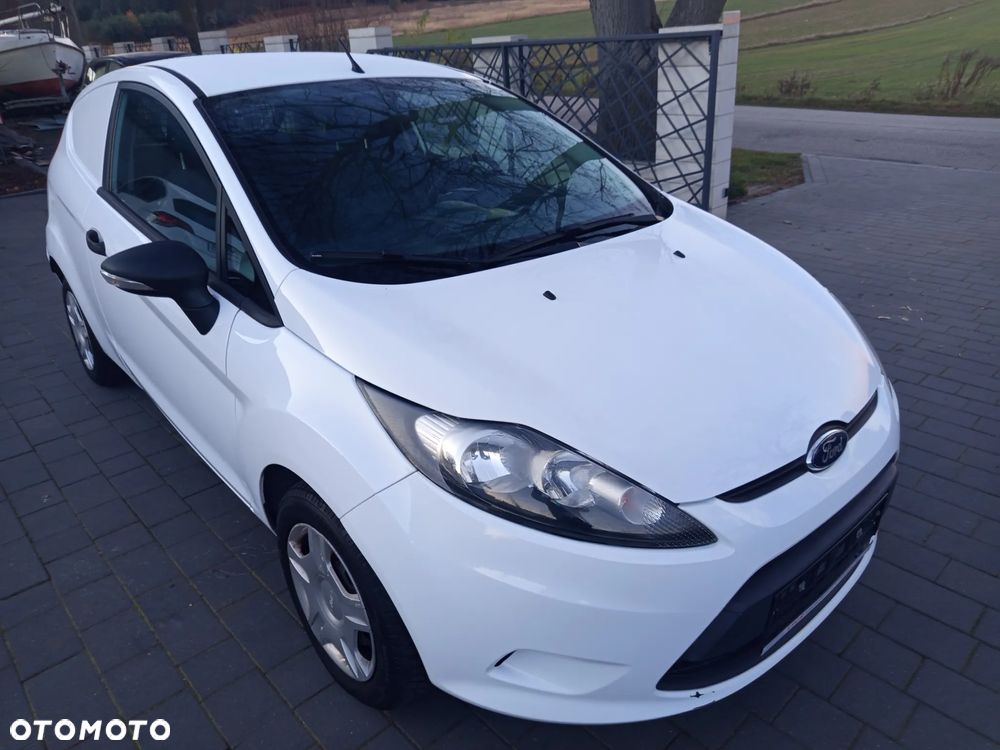 Ford Fiesta - 2