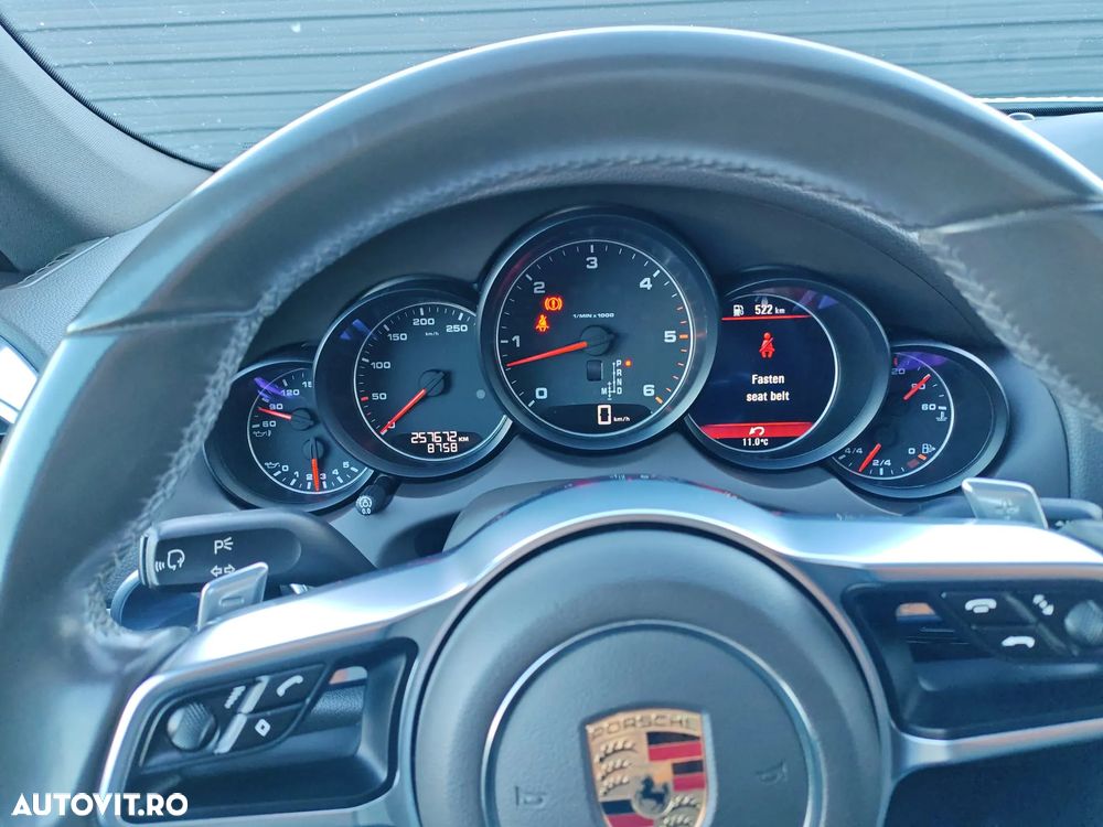 Porsche Cayenne 3.0 L - 2
