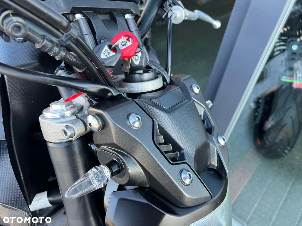 Yamaha MT - 27