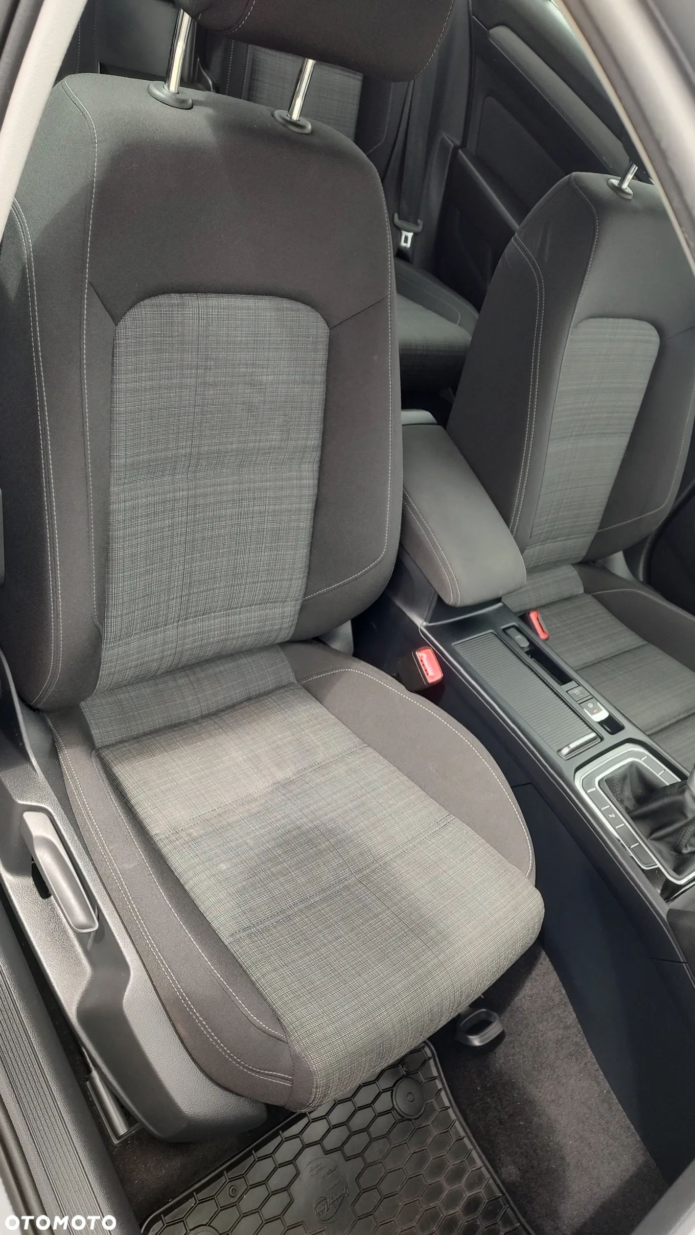 Volkswagen Passat 1.5 TSI EVO Business - 35