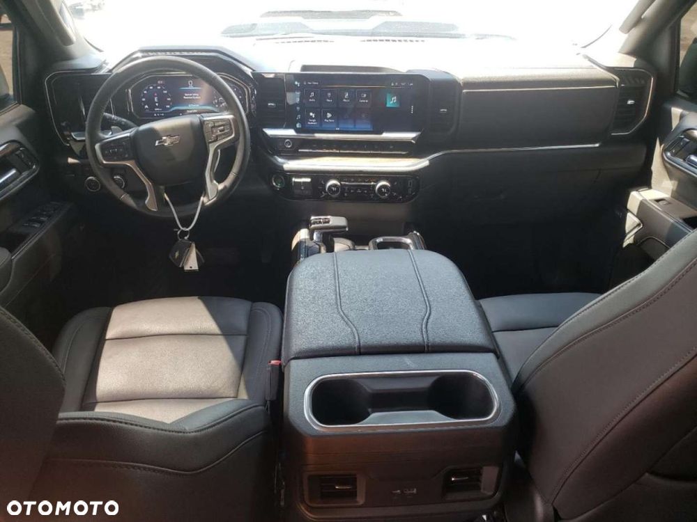 Chevrolet Silverado - 9