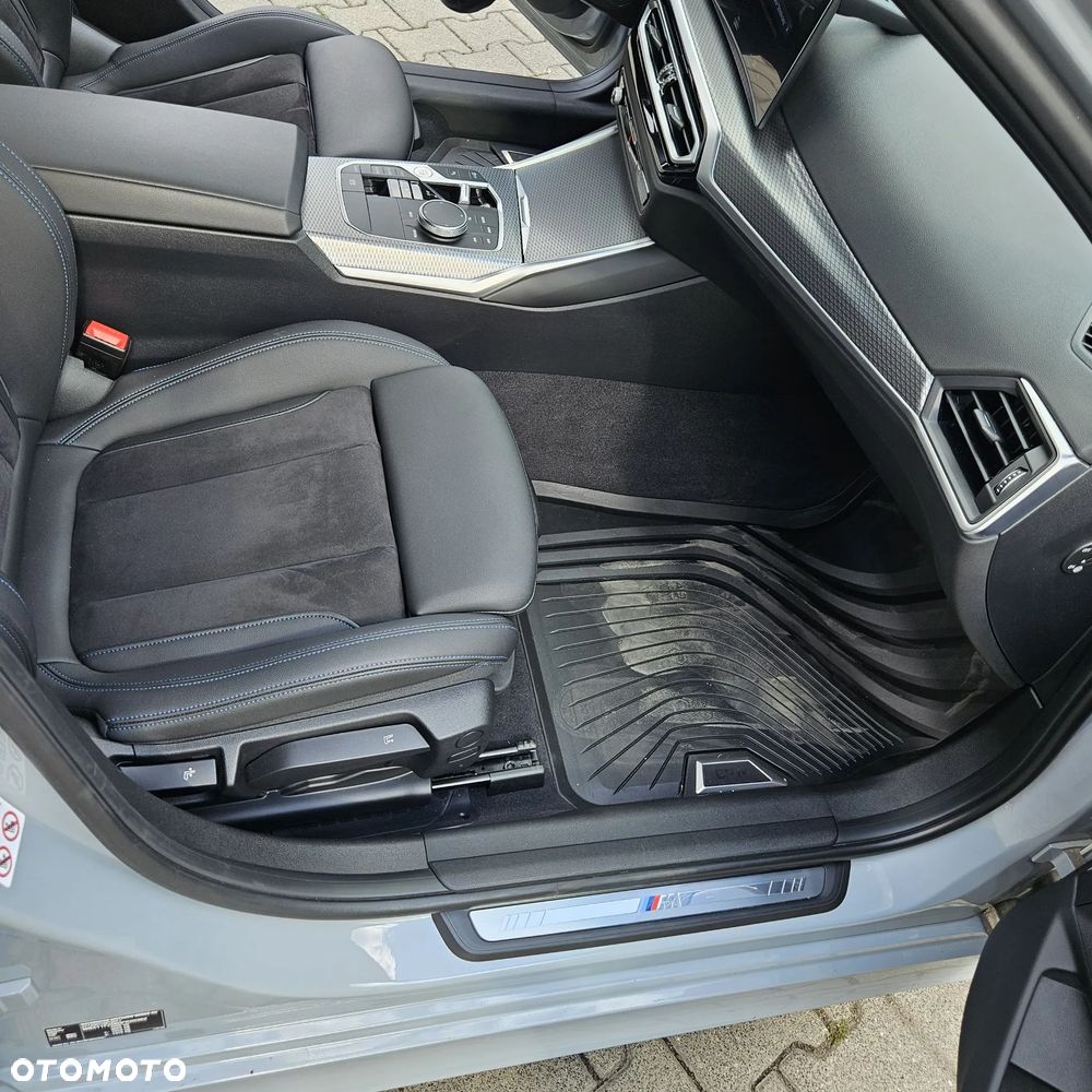 BMW Seria 3 318d M Sport Shadow - 18
