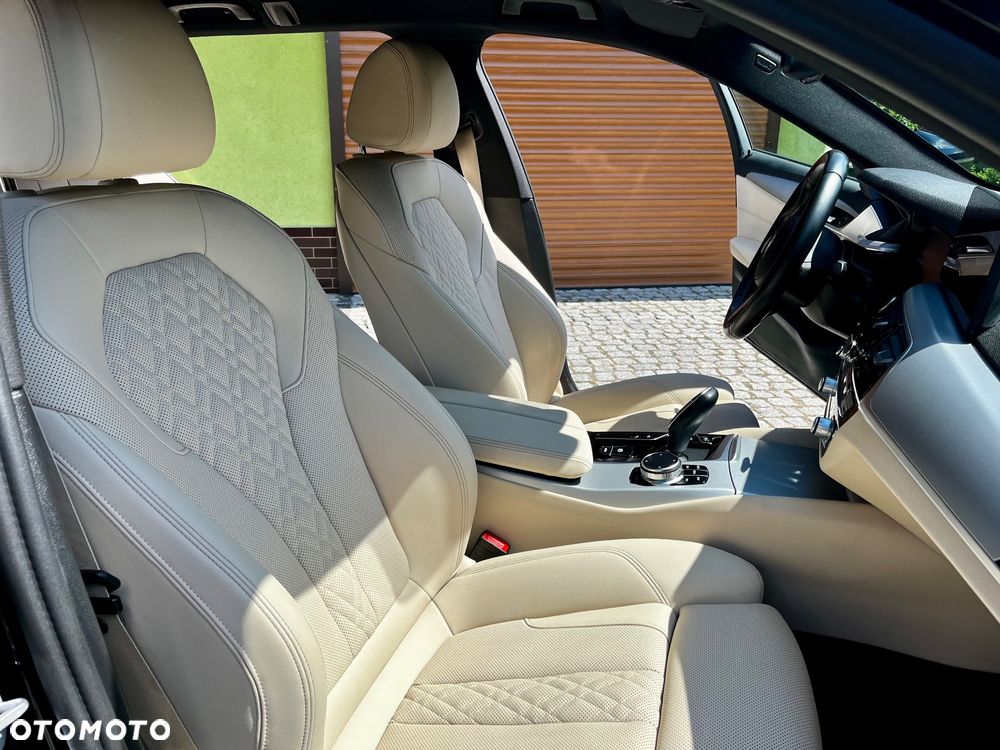 BMW Seria 5 ver-530e - 16