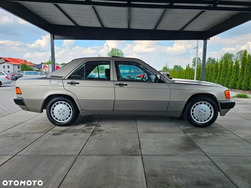 Mercedes-Benz W201 (190) - 10