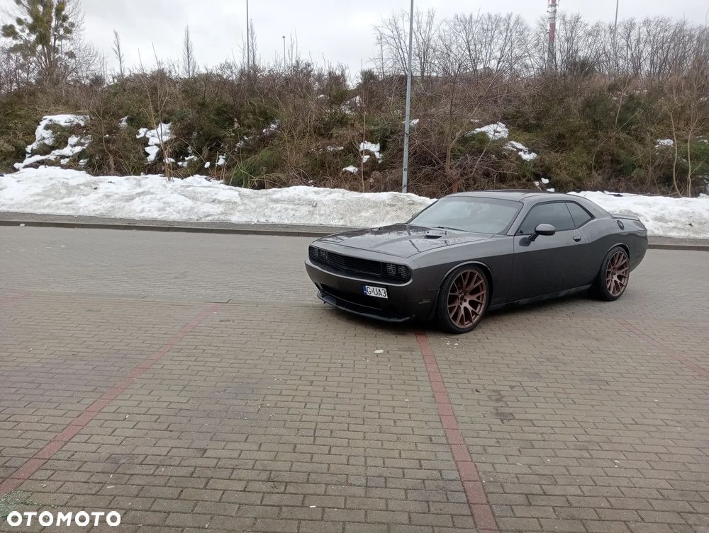 Dodge Challenger - 9