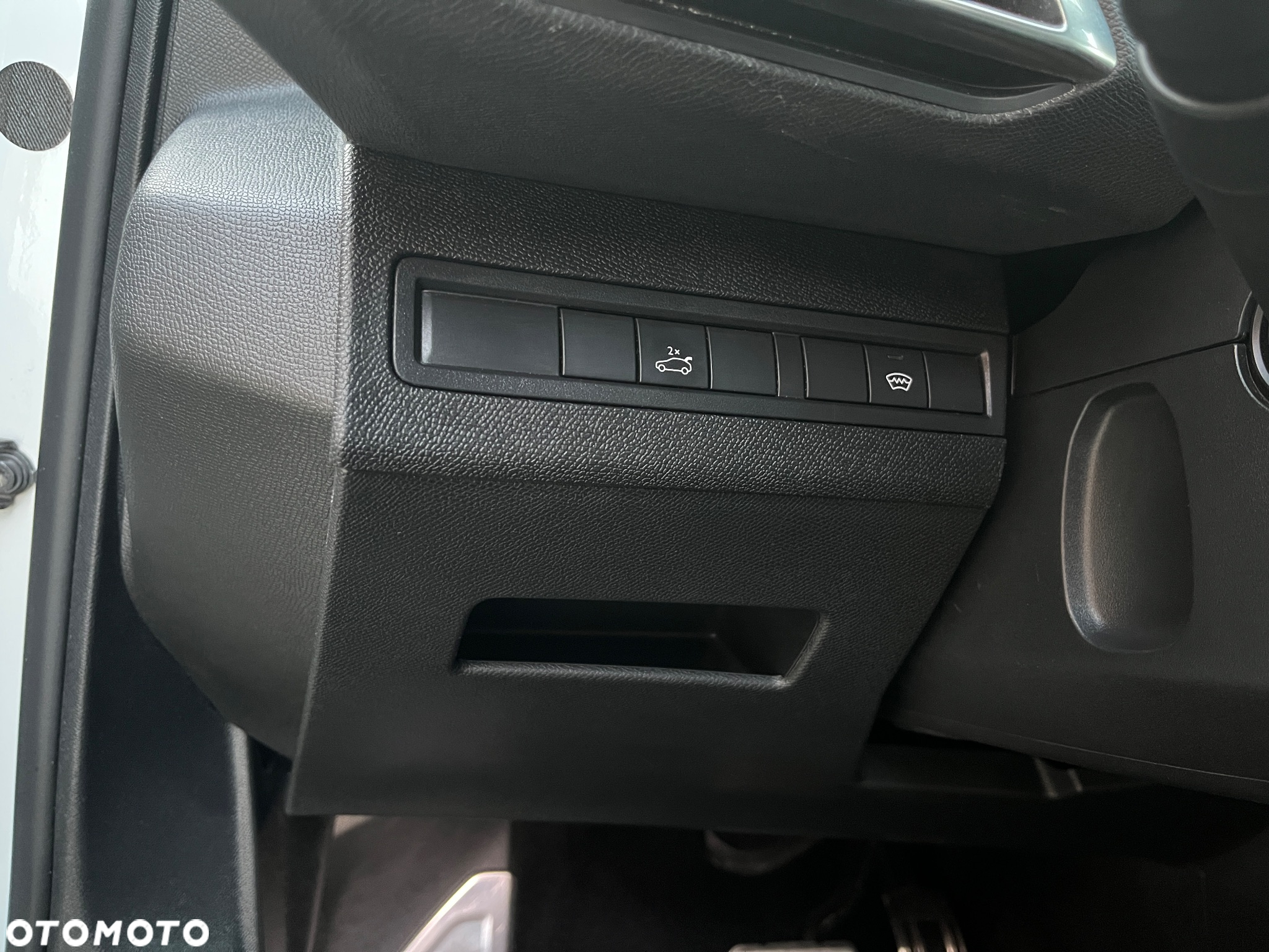 Peugeot 5008 PureTech 180 EAT8 Stop & Start GT - 29