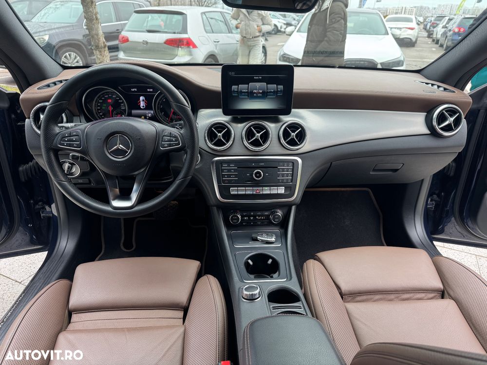 Mercedes-Benz CLA 200 7G-DCT - 26