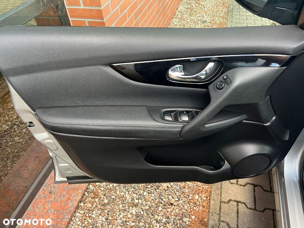 Nissan Qashqai 1.2 DIG-T N-Connecta - 19