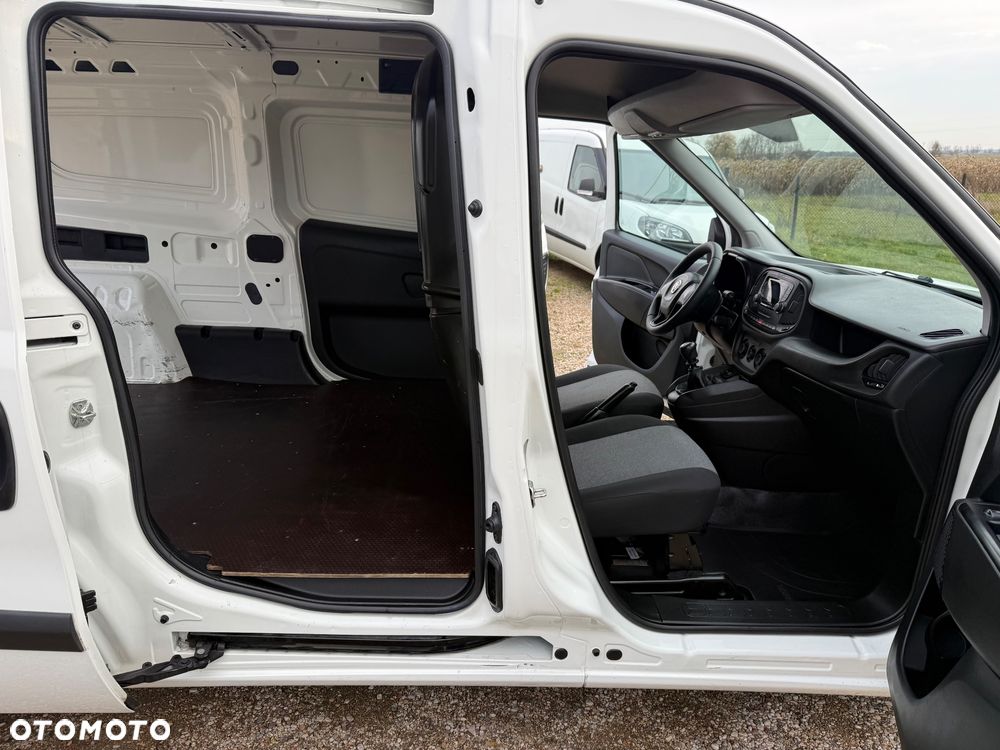 Fiat DOBLO MAXI 1.4 TJET 120 KM NOWY GAZ LPG SUPER STAN OKAZJA 100% PEWNY - 11