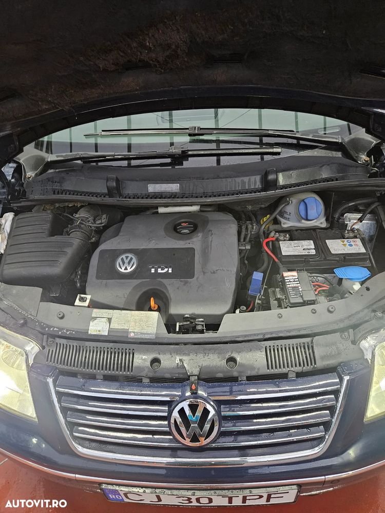 Volkswagen Sharan 1.9 TDI 4Motion Highline - 12