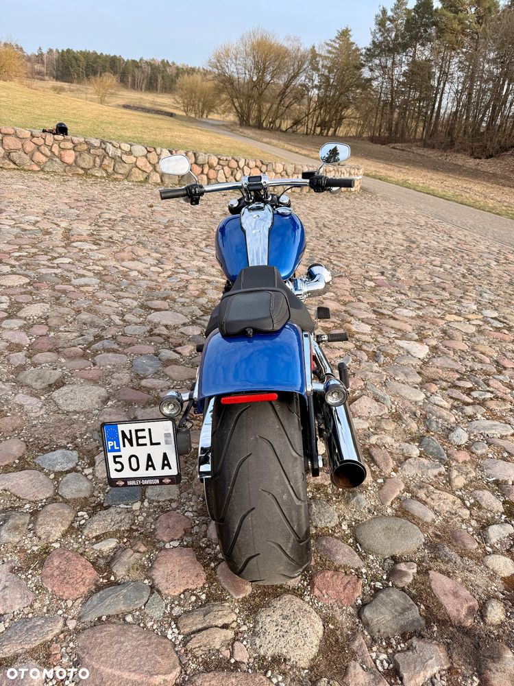 Harley-Davidson Softail Breakout - 12