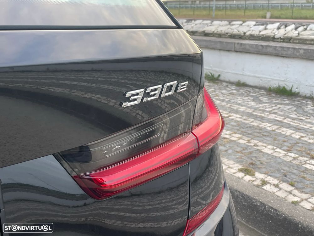 BMW 330 e Aut. M Sport - 17