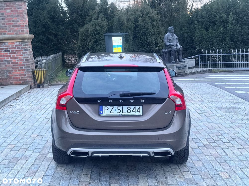 Volvo V60 Cross Country D4 Drive-E Summum - 9
