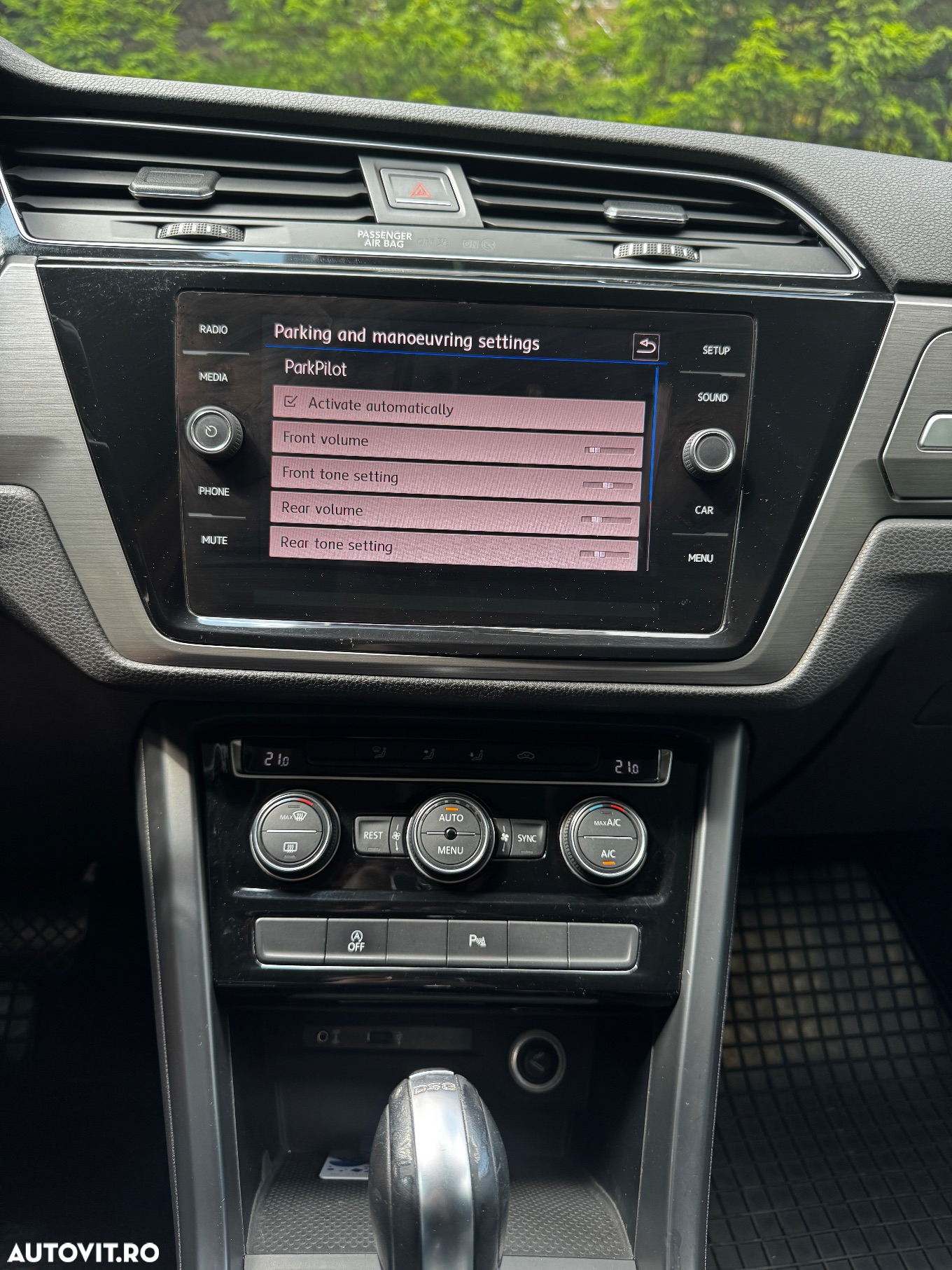 Volkswagen Touran - 10
