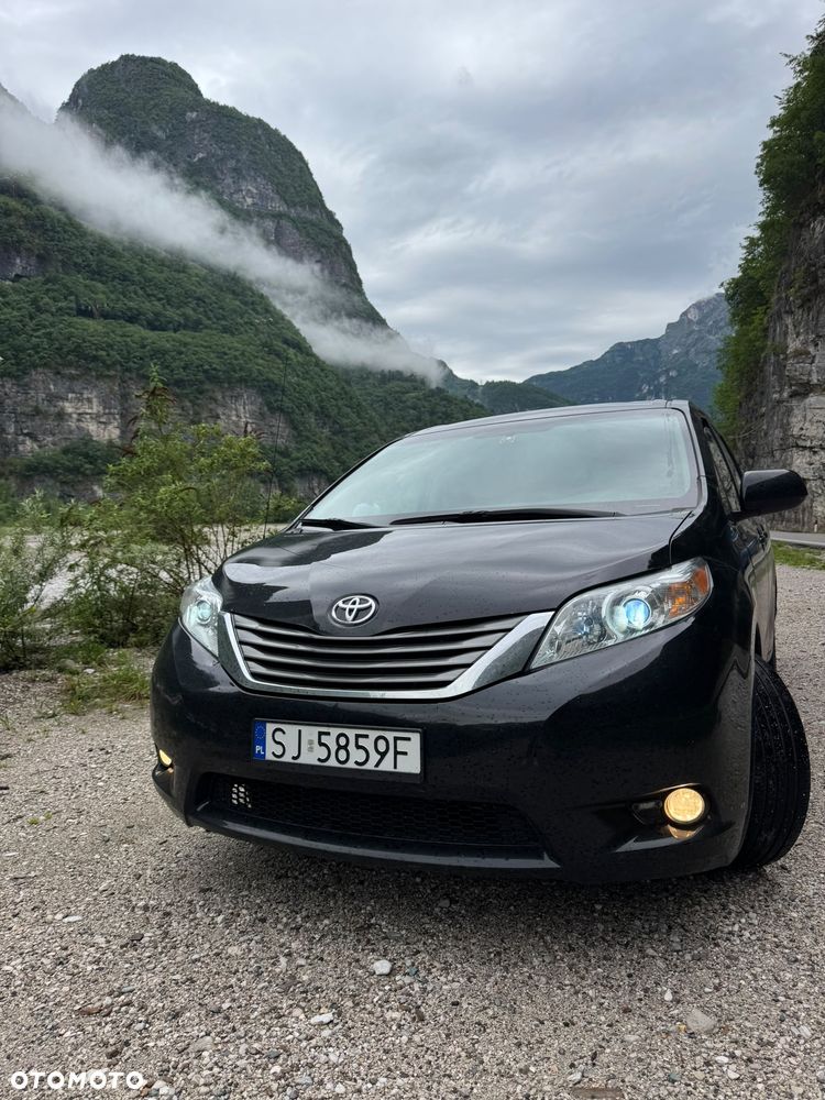 Toyota Sienna 3.5 V6 XLE AWD - 3