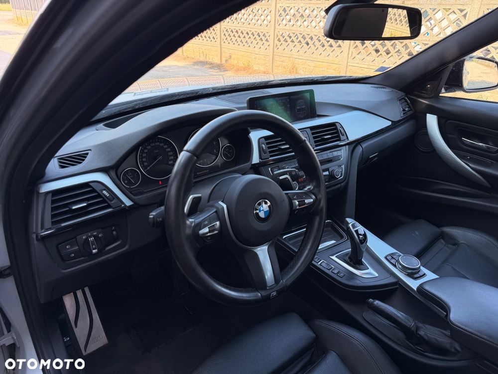 BMW Seria 3 320d xDrive - 11