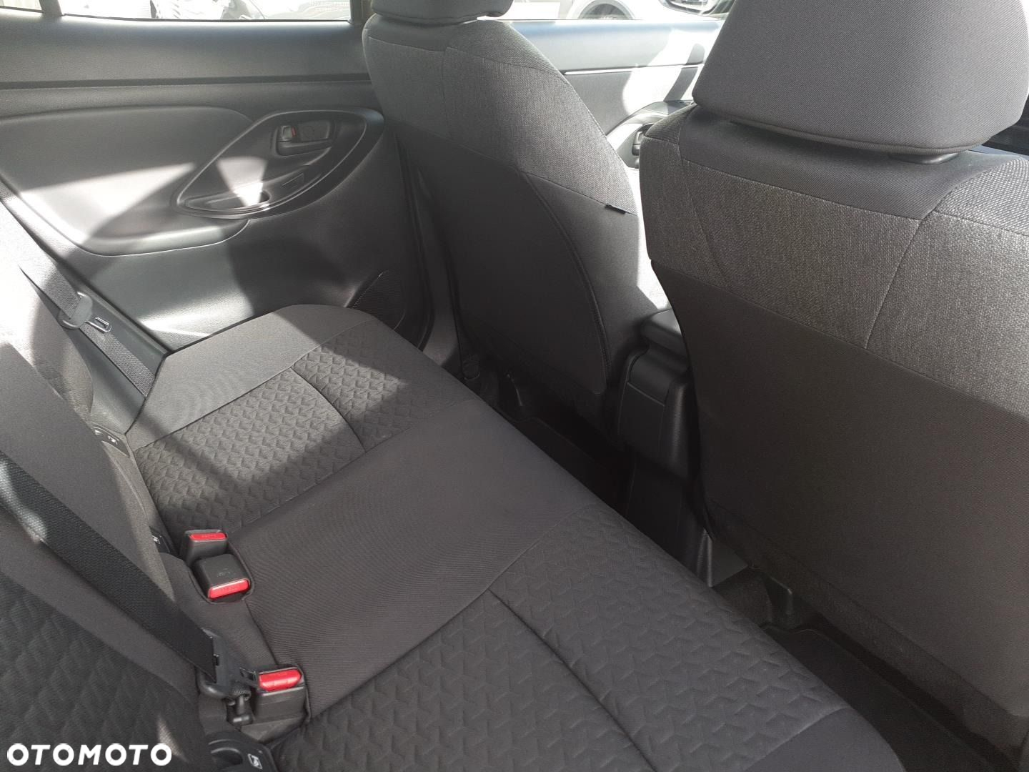 Toyota Yaris Cross - 12