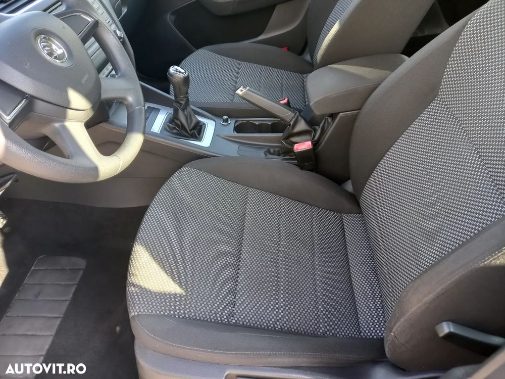 Skoda Octavia Combi 1.6 TDI DPF FAMILY - 12