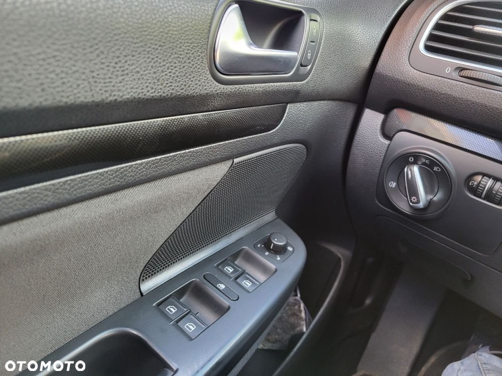 Volkswagen Golf - 26