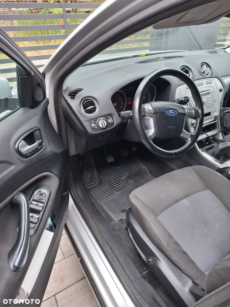 Ford Mondeo - 8