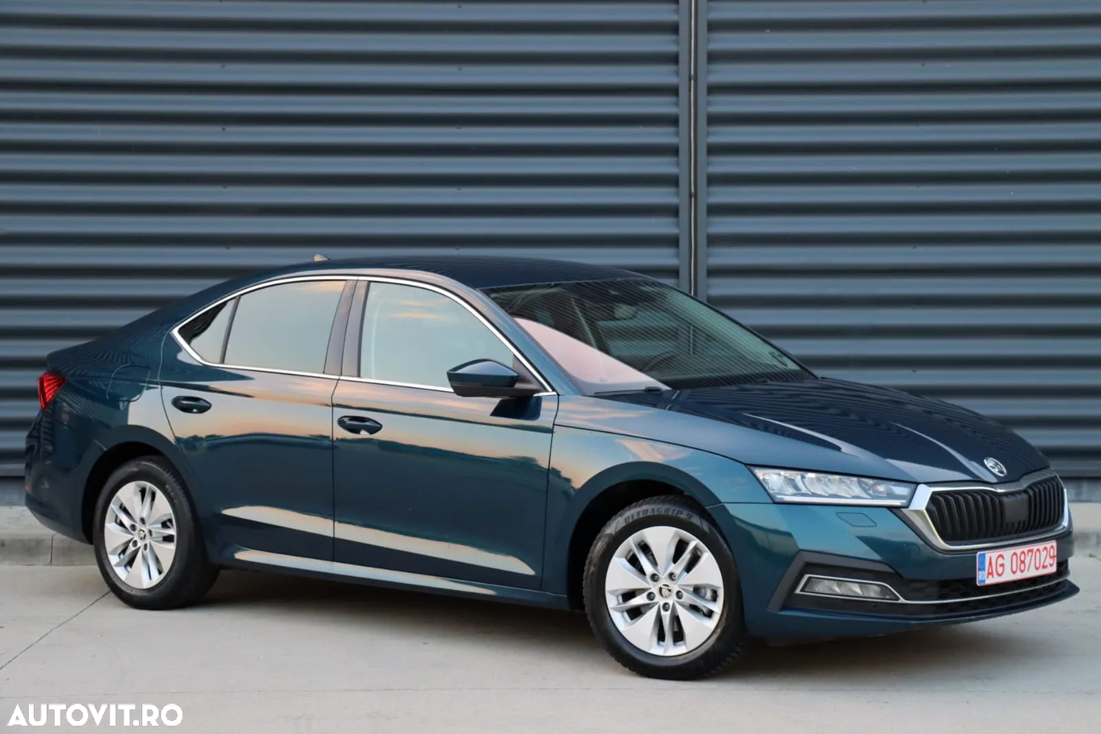 Skoda Octavia 2.0 TDI 150 CP DSG Sportline - 2