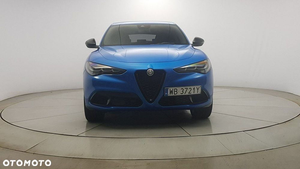 Alfa Romeo Stelvio - 2