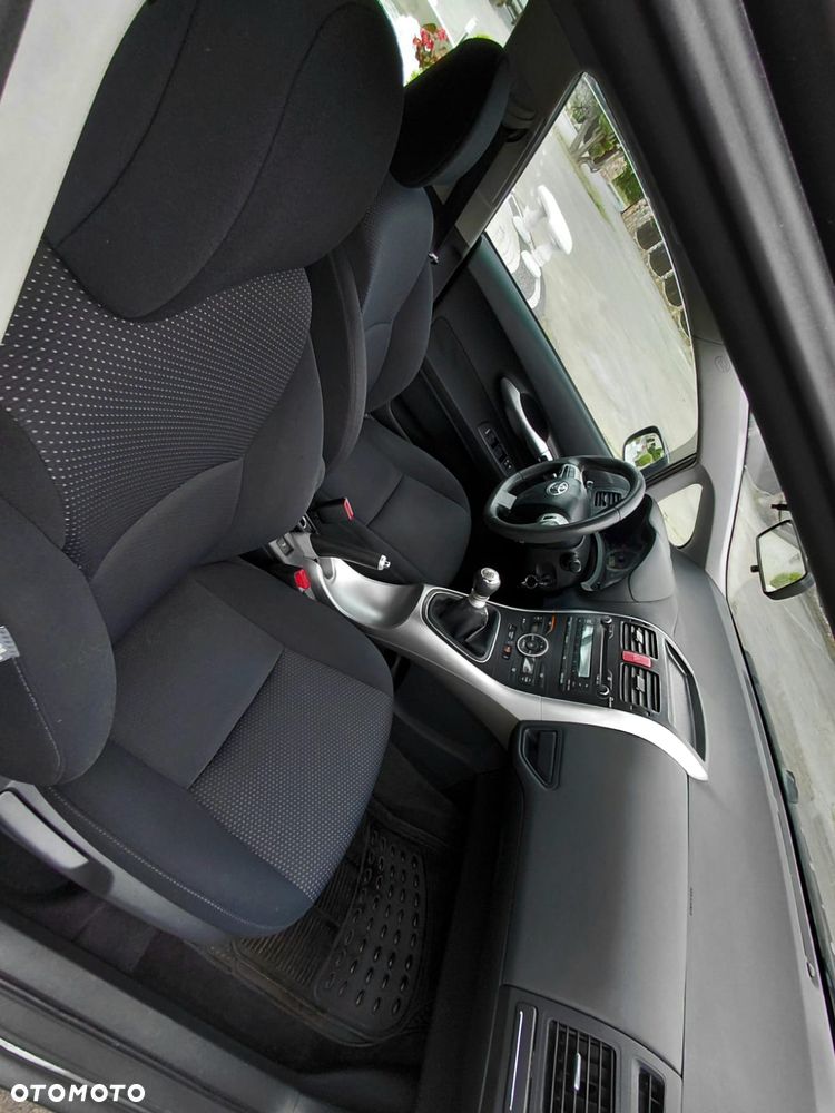Toyota Auris 2.0 D-4D - 10