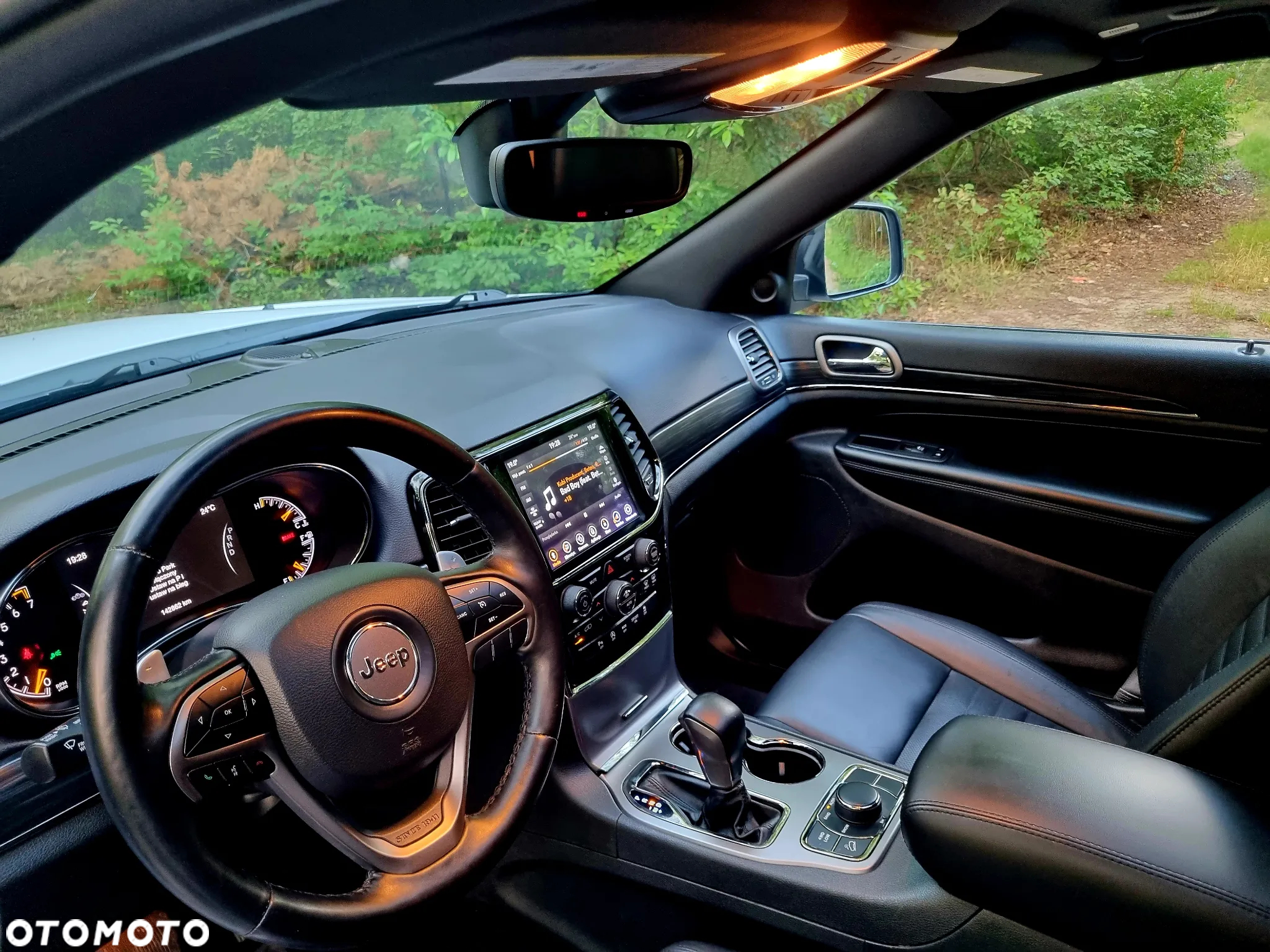Jeep Grand Cherokee - 18