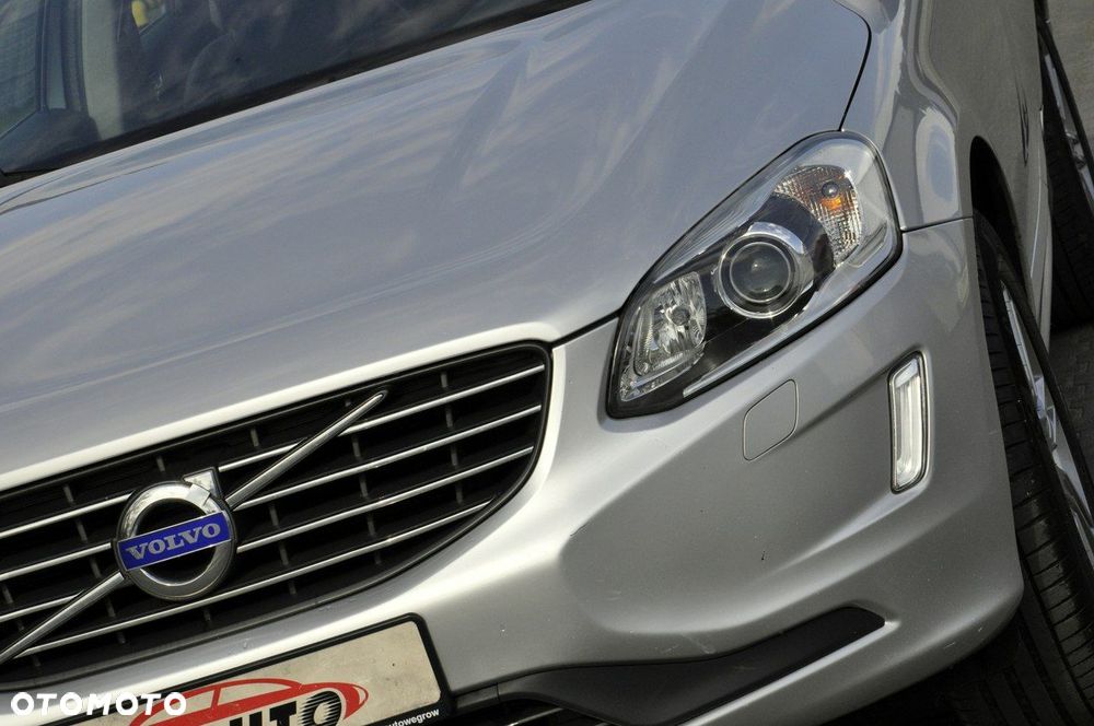 Volvo XC 60 D4 Momentum - 25