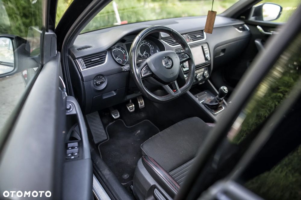 Skoda Octavia 2.0 TSI RS - 11