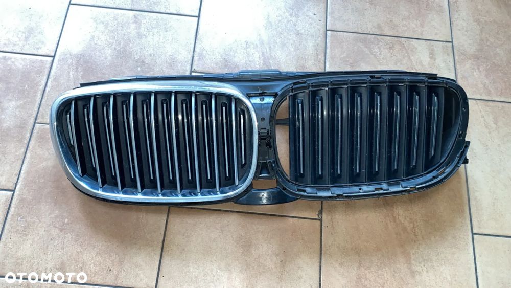 BMW 7 G11 G12 ŻALUZJA GRILL POWIETRZA 7468215 EUROPA USZKODZONA - 1