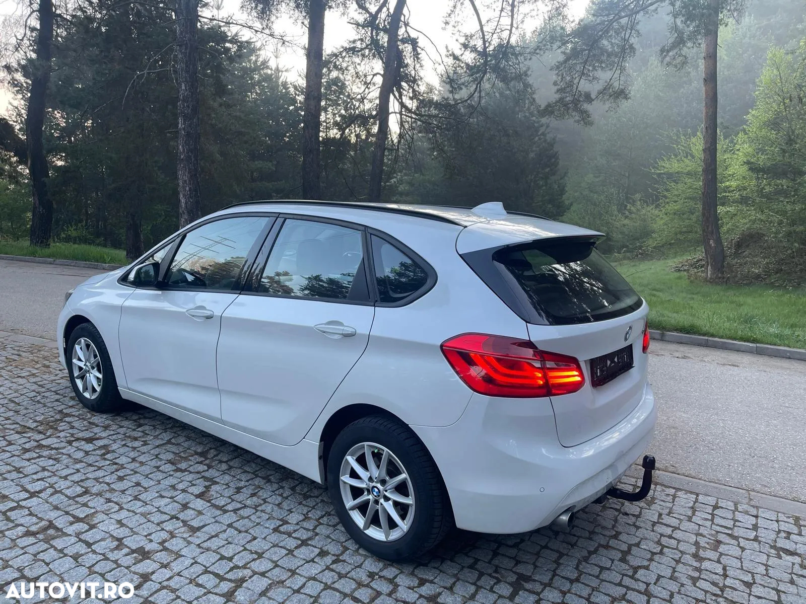 BMW Seria 2 218d Active Tourer - 10