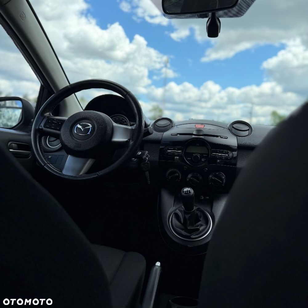 Mazda 2 - 24
