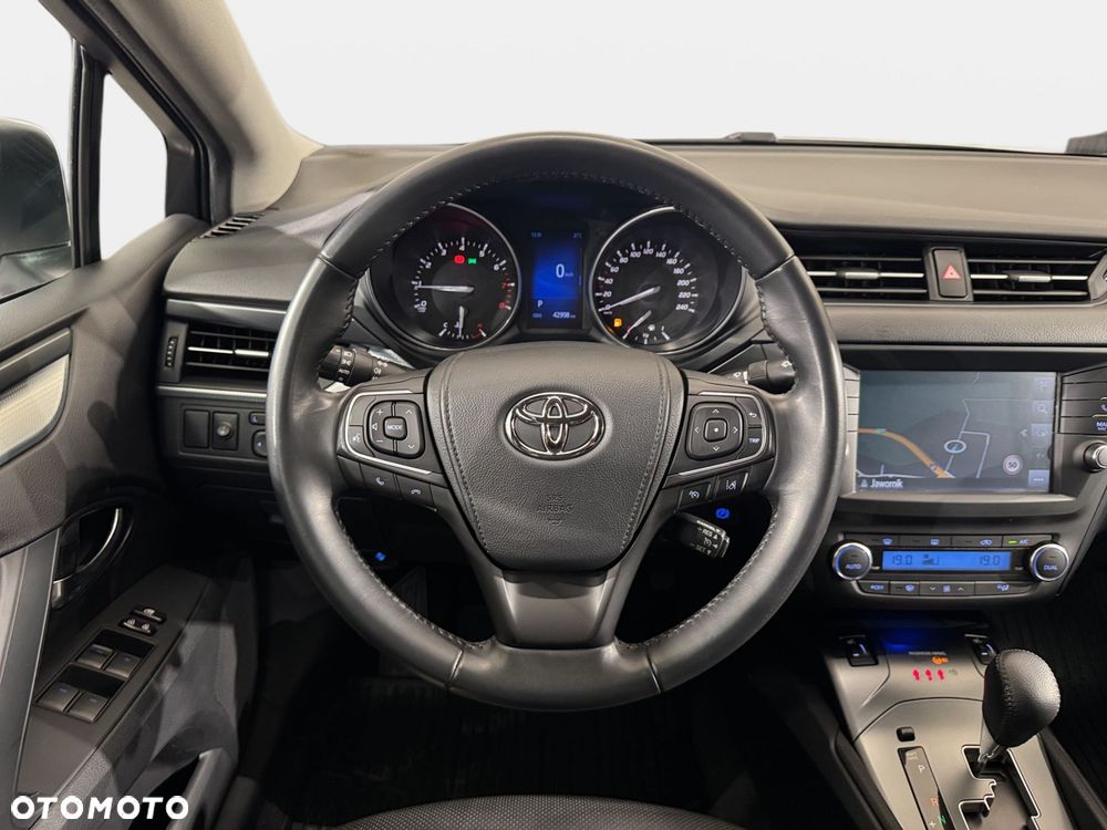 Toyota Avensis - 14