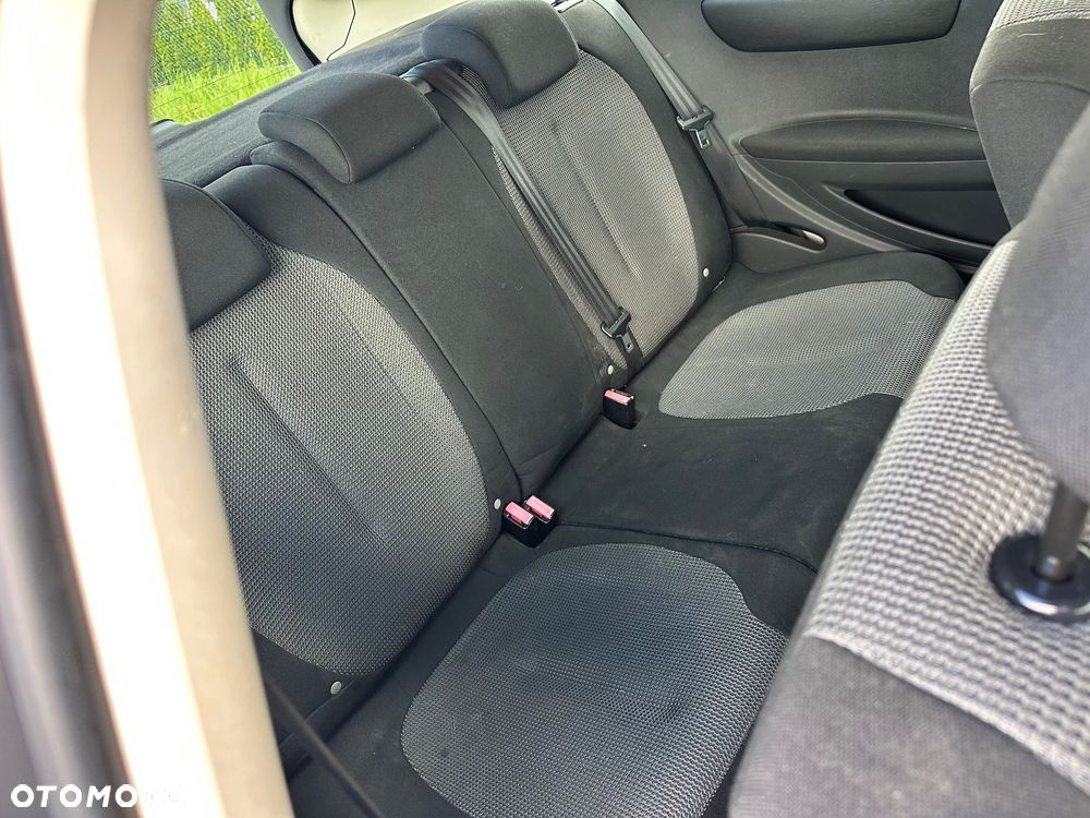 Citroën C4 1.4 16V VTR - 17