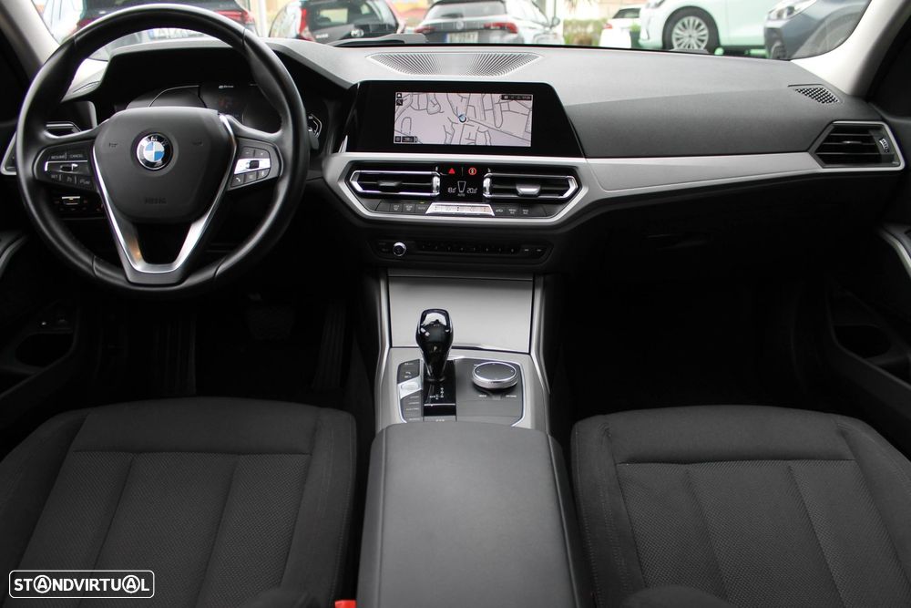 BMW 330 e Touring Auto - 6