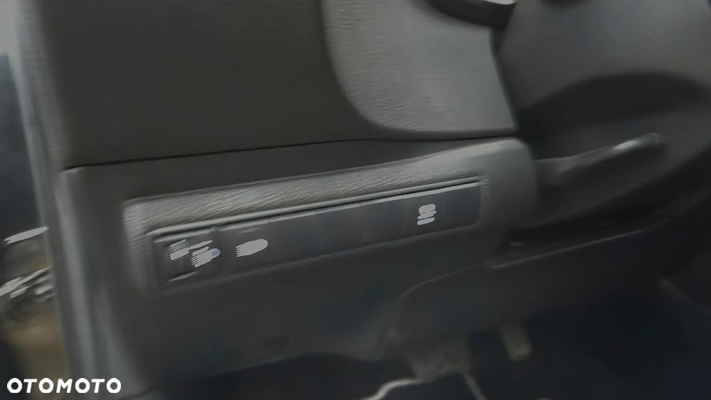 Toyota Corolla 1.8 Hybrid Comfort - 23