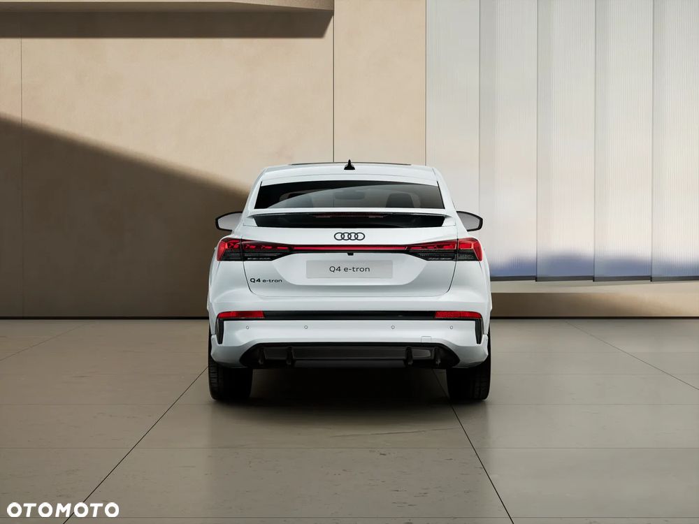 Audi Q4 e-tron 45 82kWh S Line - 5