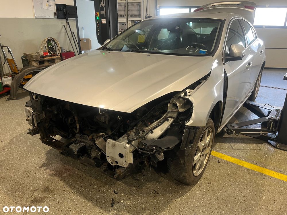 Volvo S60 2.5 T5 - 5