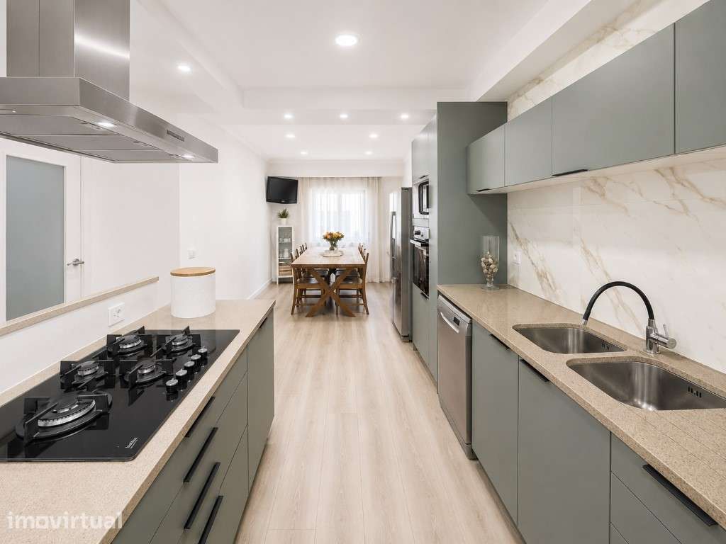 Moradia T4 remodelada - Sobreiro Curvo, A dos Cunhados - Grande imagem: 2/17