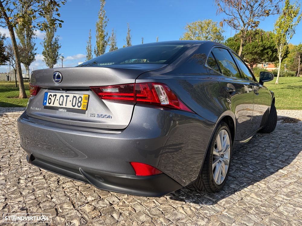Lexus IS 300H Luxury - 8